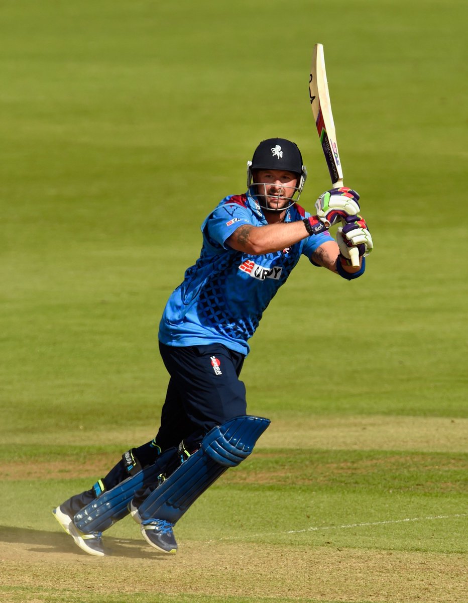 KentCricket's tweet photo. Kent Spitfires win by 7 wickets with 52 balls to spare. Stevens smashes van Buuren for 6 to reach 28*. Denly 82*. https://t.co/UWX7gQCoTH