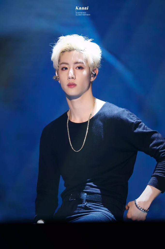 Karrrrri_x's tweet photo. 160730 FLY IN HONGKONG #GOT7 #Mark #마크 #갓세븐 https://t.co/uTJd15qcmK
