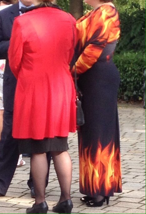 inter_mezzo's tweet image. Götterdammerfrock