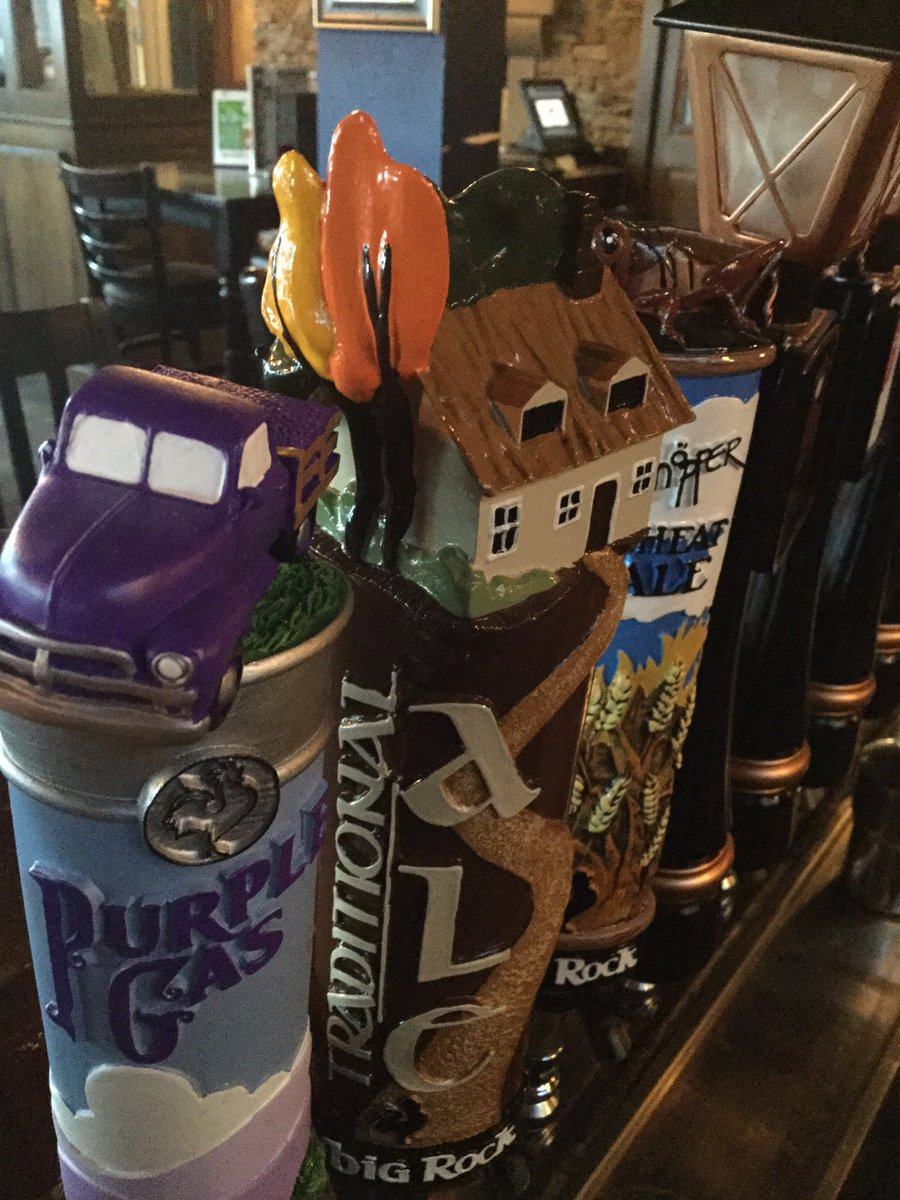 Limericksyyc's tweet image. All domestic draught on for $6.50 today! #haveacoldone #beer #pints