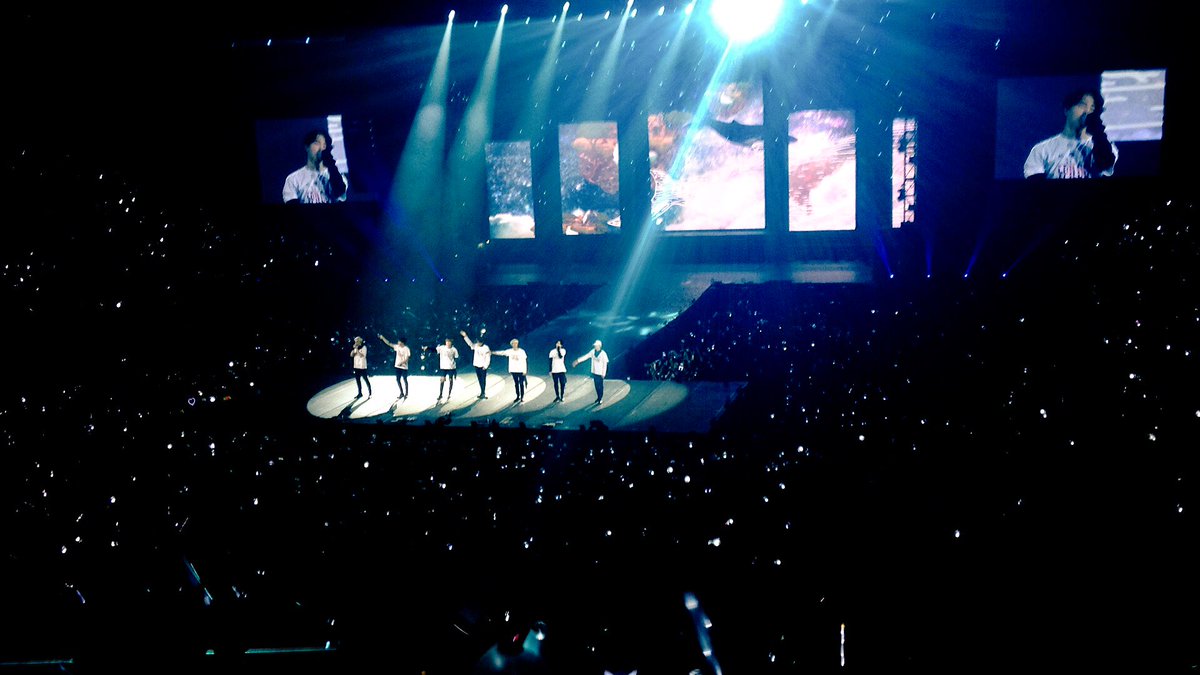 chimbootae's tweet photo. Still can't believe I became part of this beautiful ocean 💖 #EPILOGUEinManila #07/30/16 https://t.co/YxCFkDn3EC