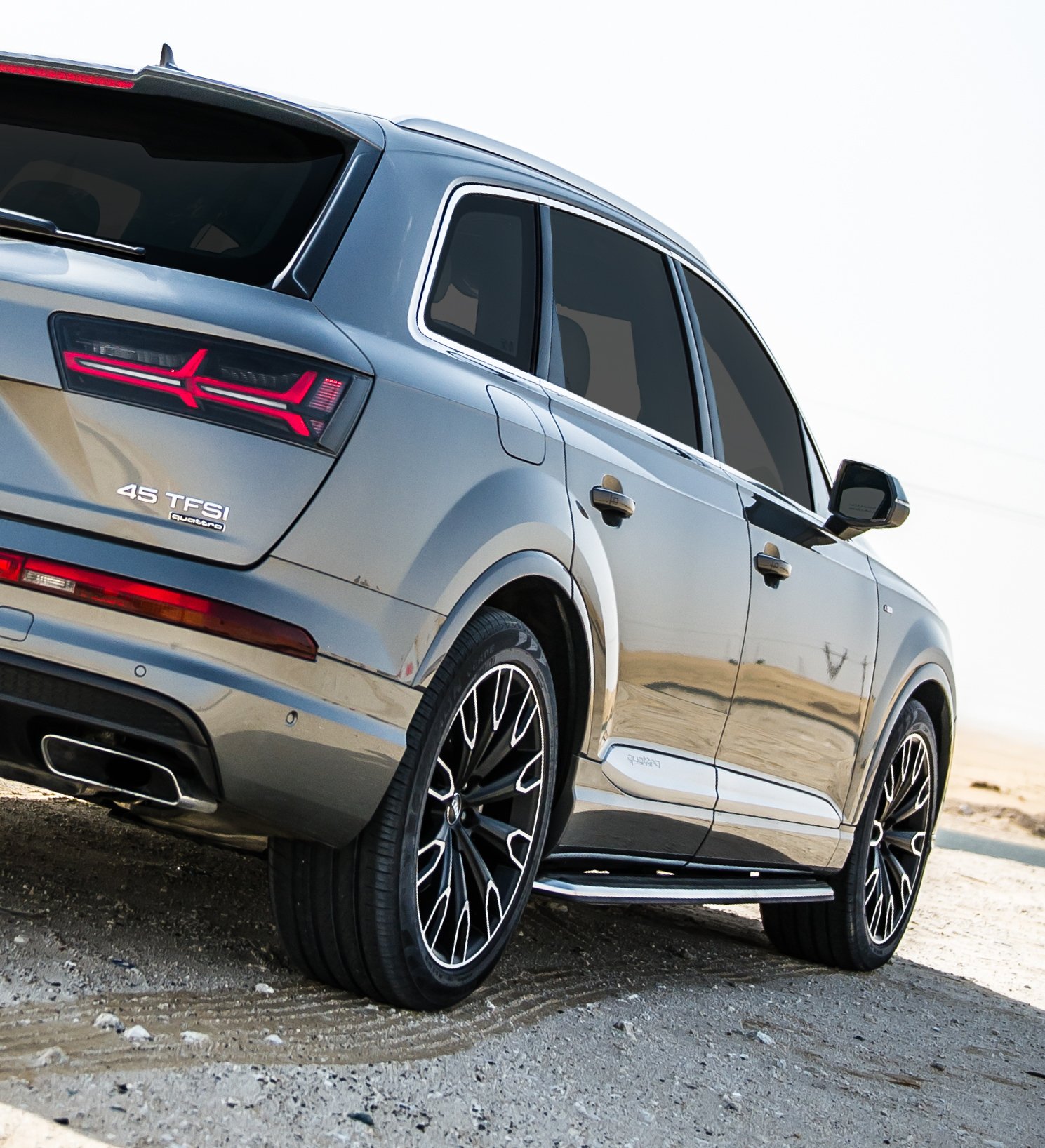 Audi q7 running on sale boards 2020