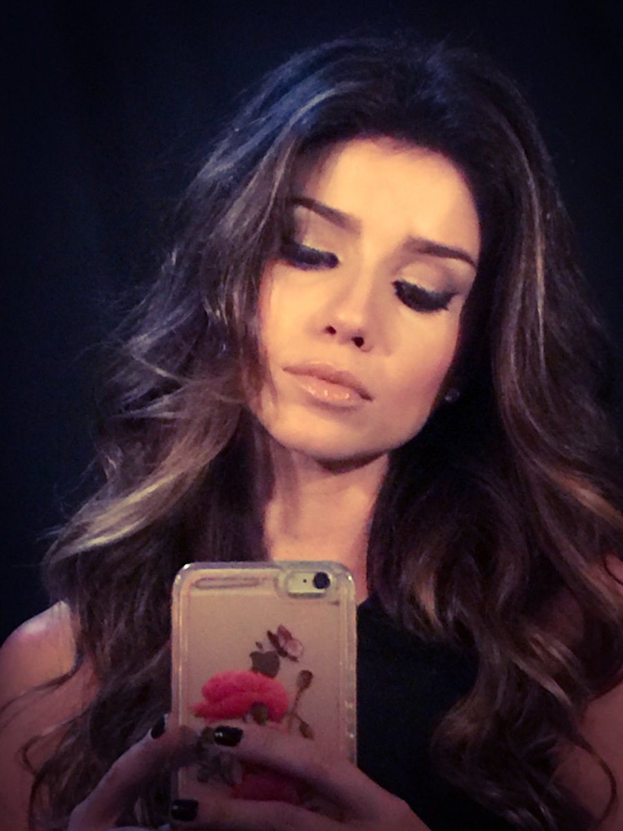 PaulaFernandes7's tweet photo. 😊😊😊😊😊😊 https://t.co/ECWVmsyCc7