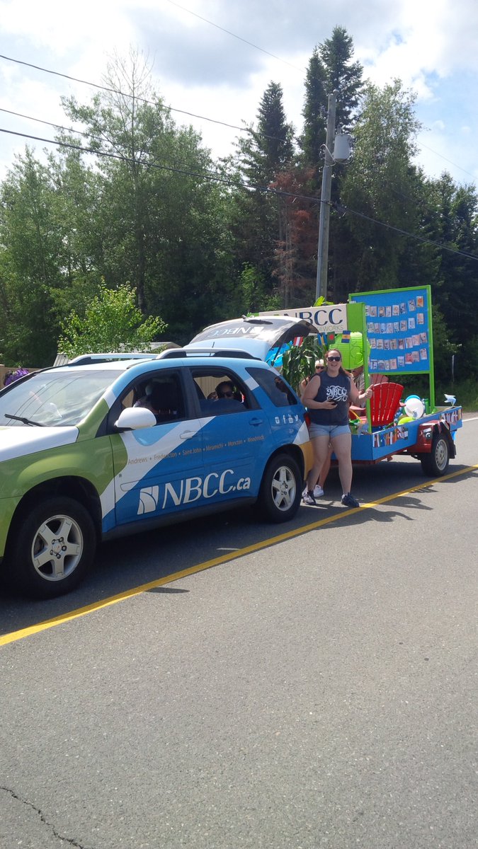 becci_nbcc's tweet photo. Parade day baby!! #paradeday #woodstock @myNBCC https://t.co/kxN2SMmMSn