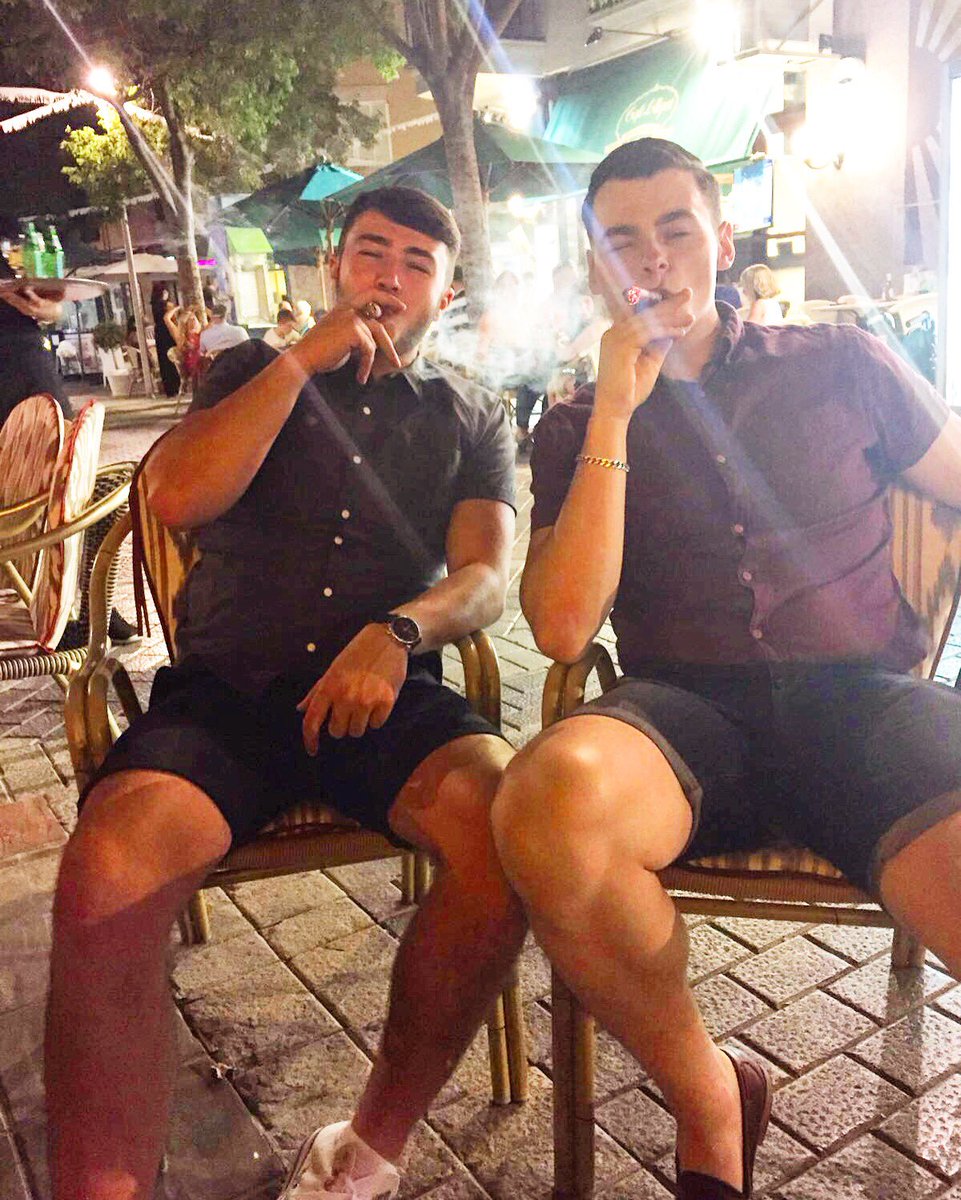 wwoodwardmusic's tweet photo. ✌️ https://t.co/xei9orkaaD
