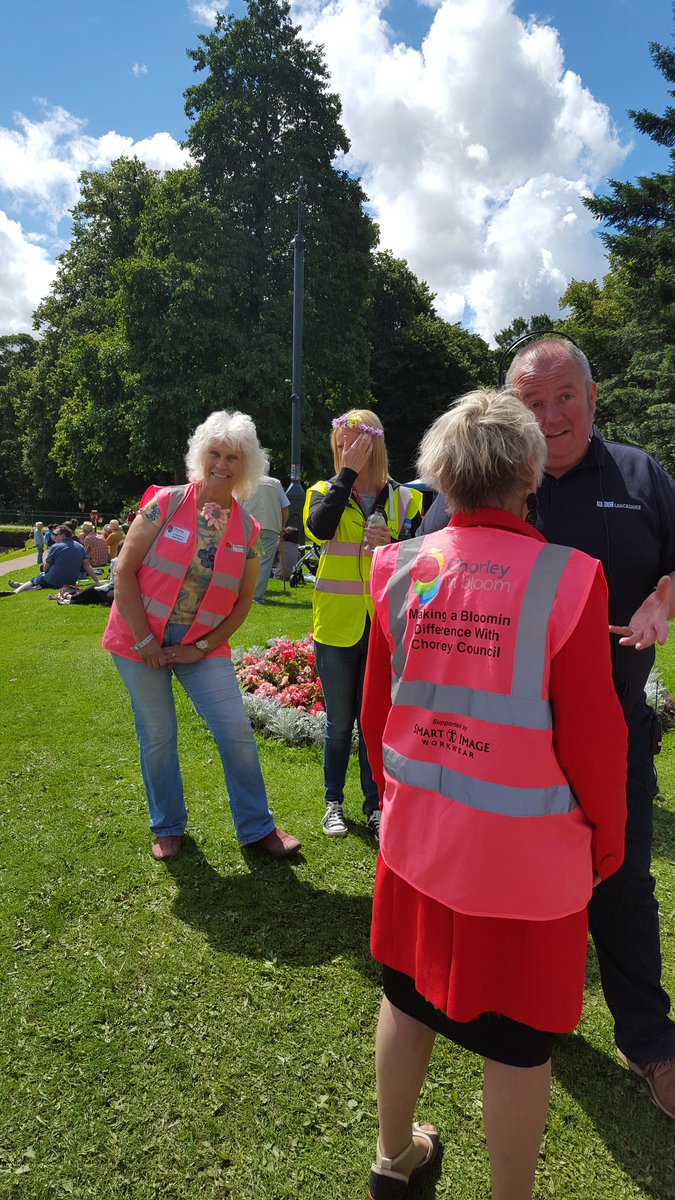 EleanorS_'s tweet photo. @axemanlowe @CarolKlein @ChorleyInBloom #ChorleyFlowerShow https://t.co/R6Fu9jDoQs