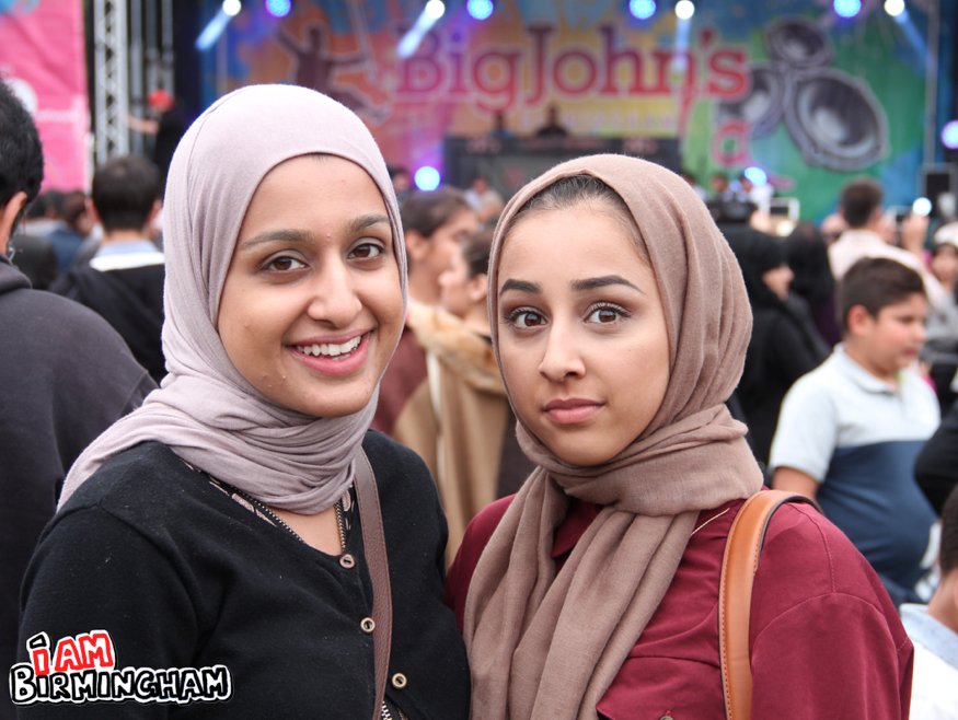 IAmBirmingham's tweet photo. Check out our gallery from today's #BirminghamMela, held in Cannon Hill Park - https://t.co/HqSOcg3IX0 #BJBM2016 https://t.co/LwwqbTcwmd