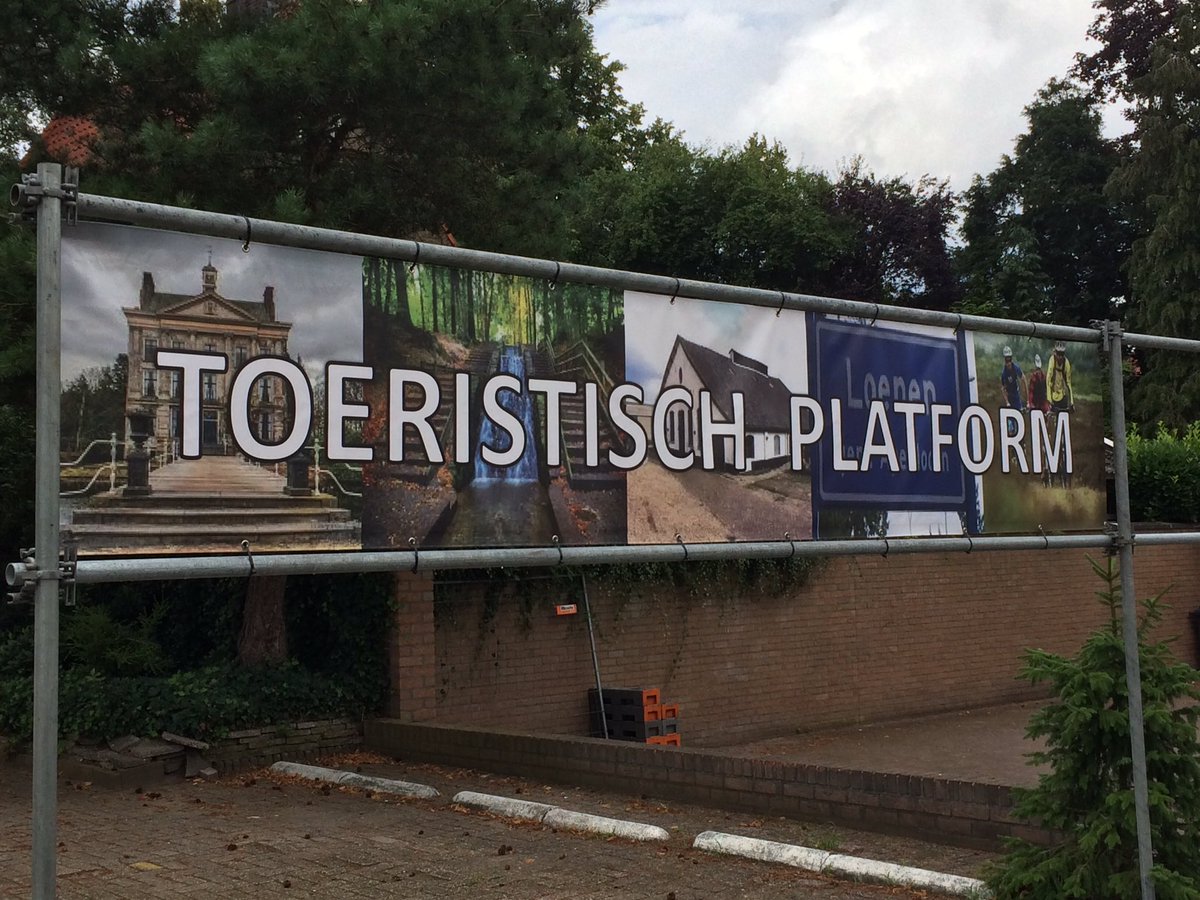 Voorbereiding voor <a href="/loensemoandag/">Loense Moandag</a>. Inspectie van het terrein voor het toeristisch platform.