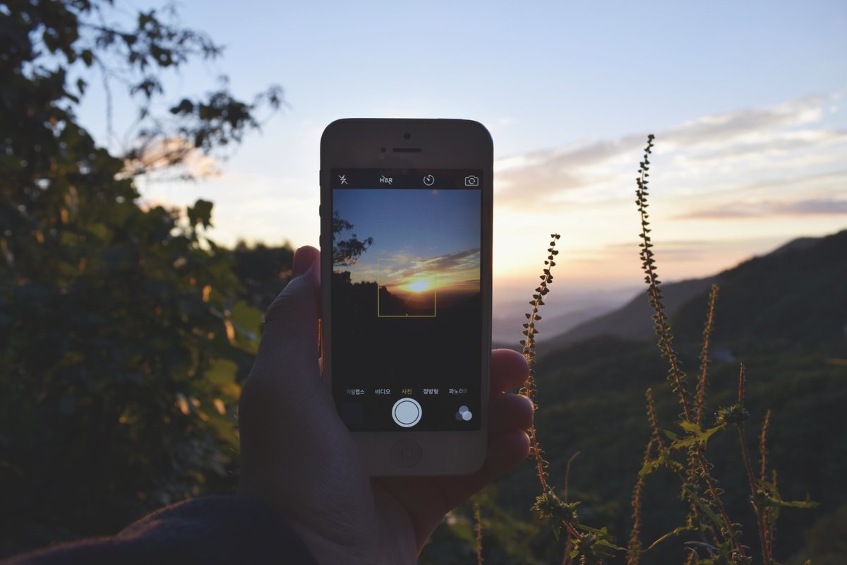 app_factor's tweet photo. What are your favorite manual camera apps for iPhone? 📷 https://t.co/09P9L5kQVD #iPhone #camerapp https://t.co/D78K8sWDYW
