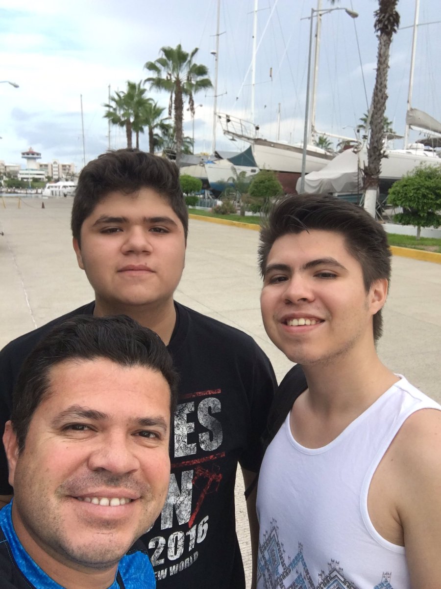 Los amo par de cabroncillos!!!