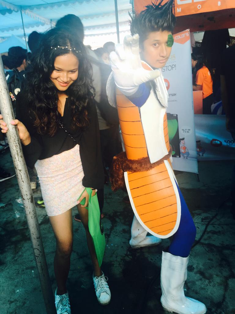 suuvuuuu's tweet photo. I was smiling cause i wasnt expecting THAT POSE FROM him. #vegata #Comcoscon https://t.co/lmTxp2OQsd