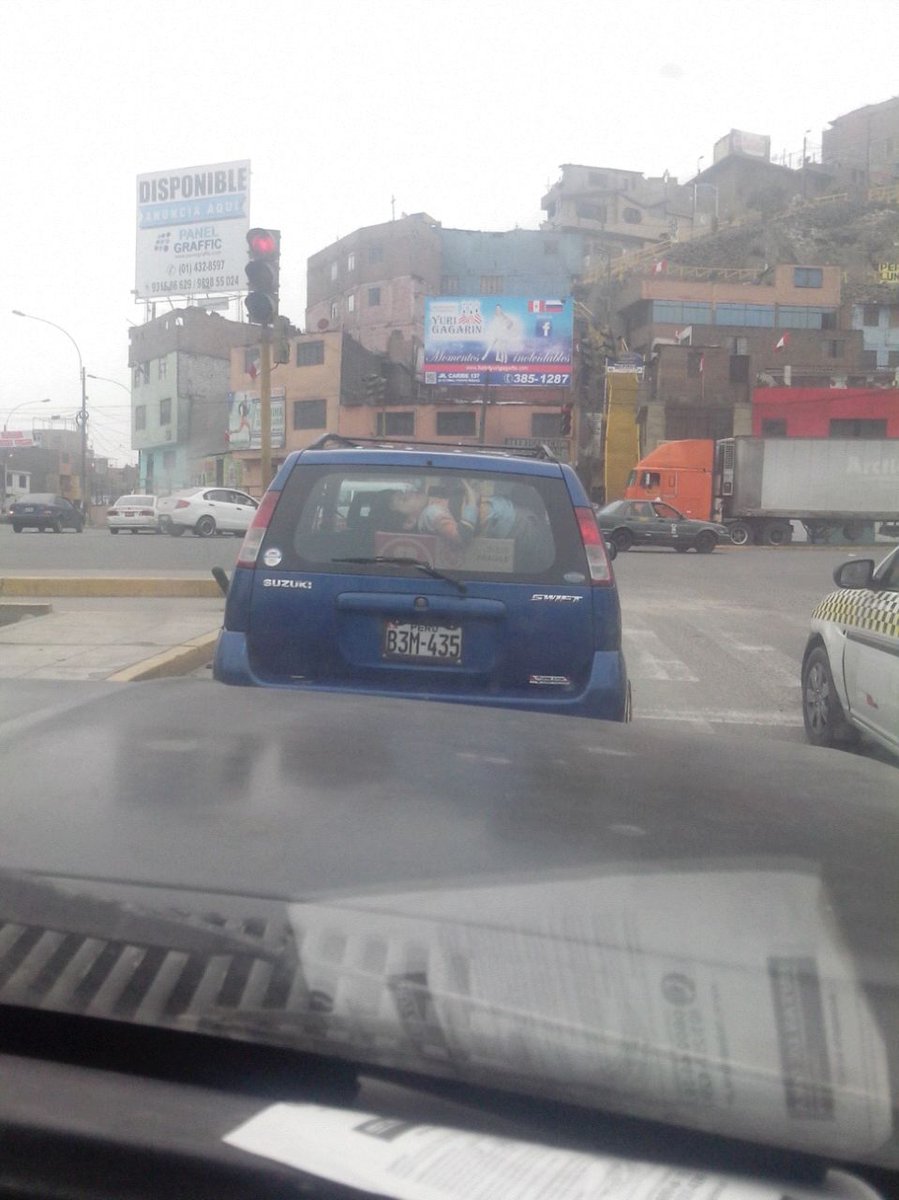 Mag_ECpe's tweet photo. Menor de edad era llevado de manera inapropiada en este vehículo a la altura de la Av. Áncash en El Agustino. https://t.co/yqAT5N7KNH