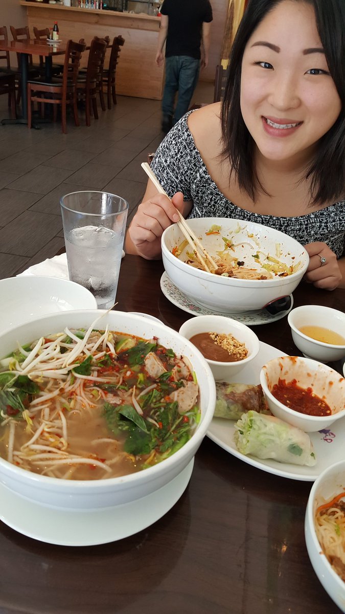 MasterCasey's tweet photo. Here in #Chi searching for anything comparable to @MaiLeeSTL.
@PhoKingQui has set our expectations too high! https://t.co/iyIPlemCho