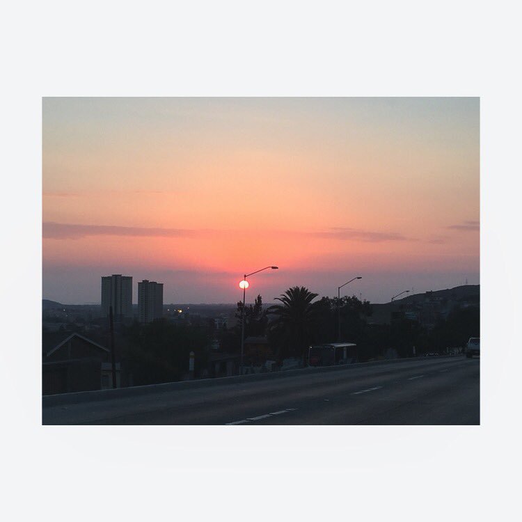 samantthawho's tweet photo. S U N S E T lover💛 https://t.co/VurEYFhqWp