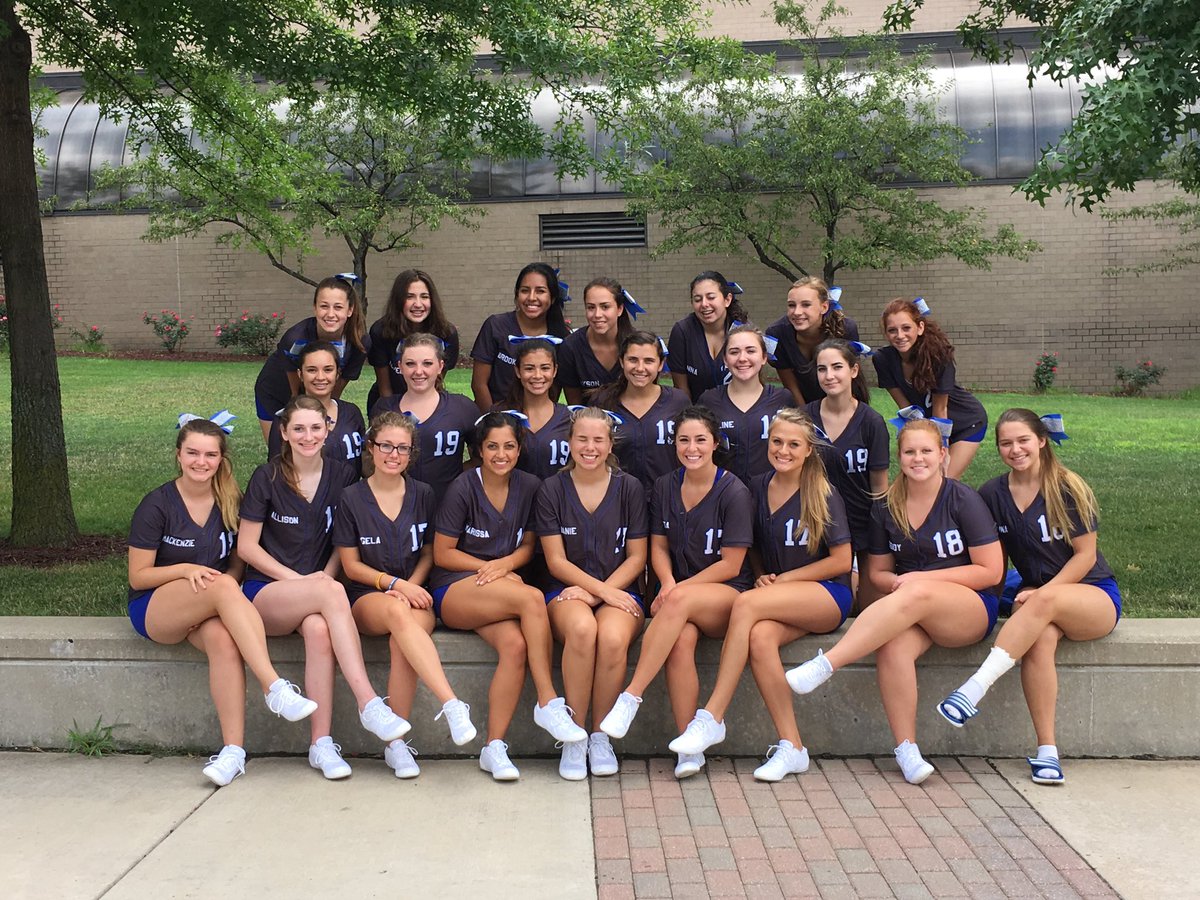 marissagordon_'s tweet photo. such an awesome weekend at cheer campโฃ love these girls soso much๐๐ถ #CheerDogs https://t.co/i4WA51G726
