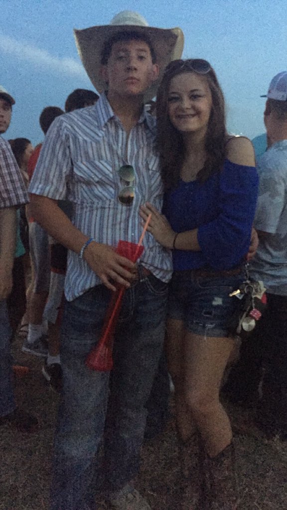 chheeyy_'s tweet photo. These are my people ππ€π½
#JakeJam2016
(@ibarra42016 @seth28trent https://t.co/BomoeANDjk