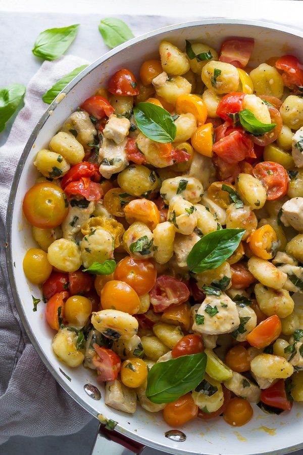 delallofoods's tweet image. Oh, gnocchi. How we've missed thee. 😚  delallo.co/2a4k97a (via @sweetpeassaff) #summerpasta