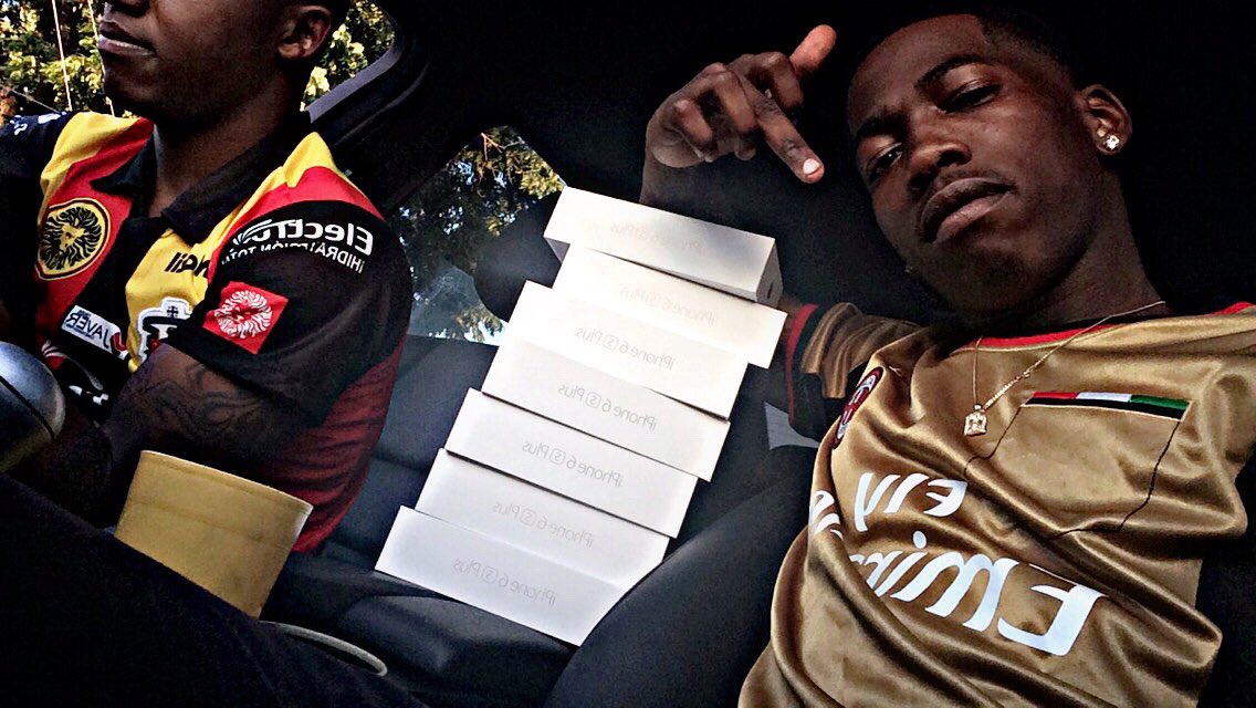 MyHoesBritish's tweet photo. I got Juugs for days πΈππΎ
#JuugGodπ° https://t.co/70CLr4JXil