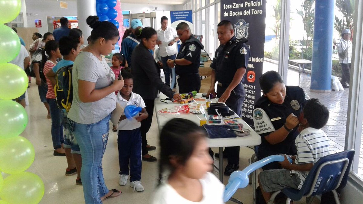policiadepanama's tweet photo. Inculquemos a los niños el amor por la naturaleza. #Scout8 realizaron una jornada de limpieza en el Casco Antiguo. https://t.co/tGYMqEBQNh