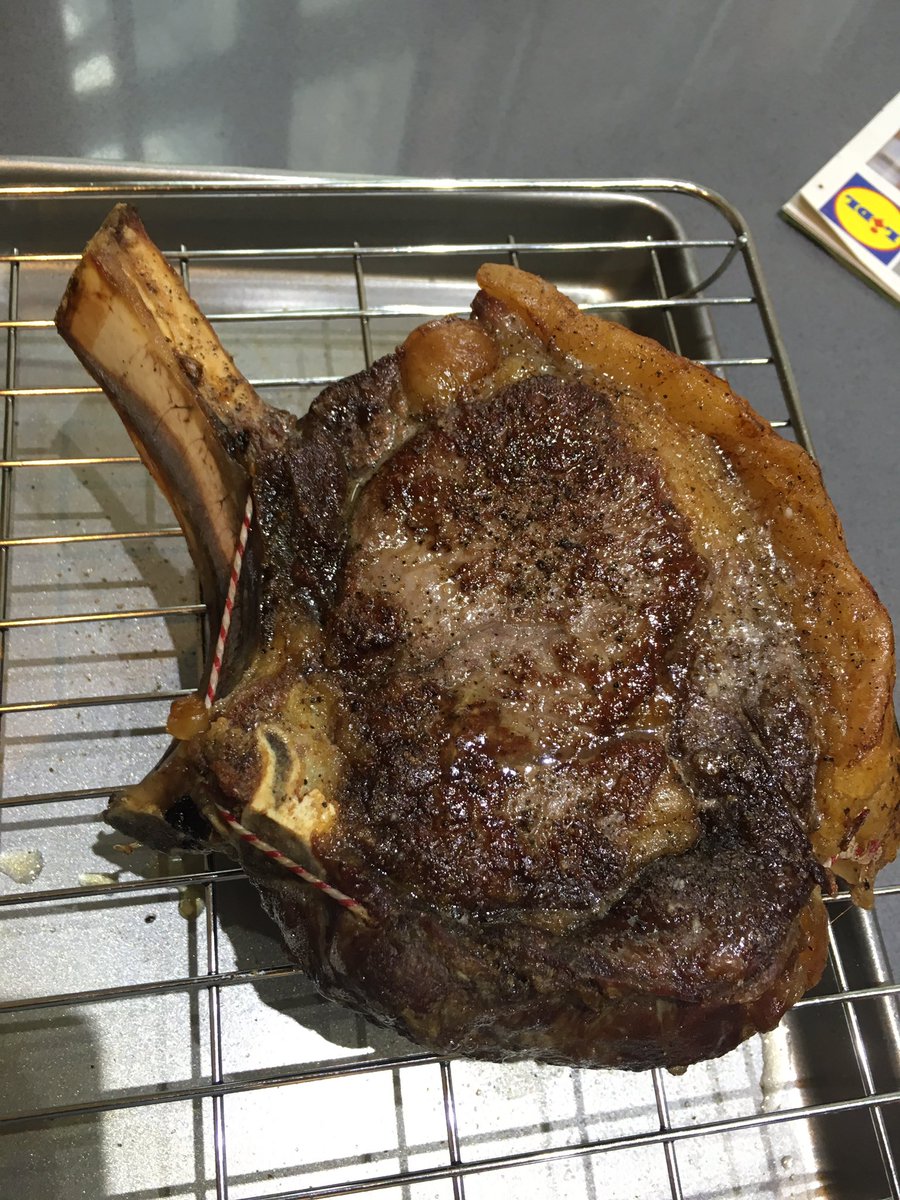 big_rach's tweet photo. @lovesgreece01 @manutdgods check out tonight's tea from @butchersquarter #beautifulbeef https://t.co/MLa88xfiIR