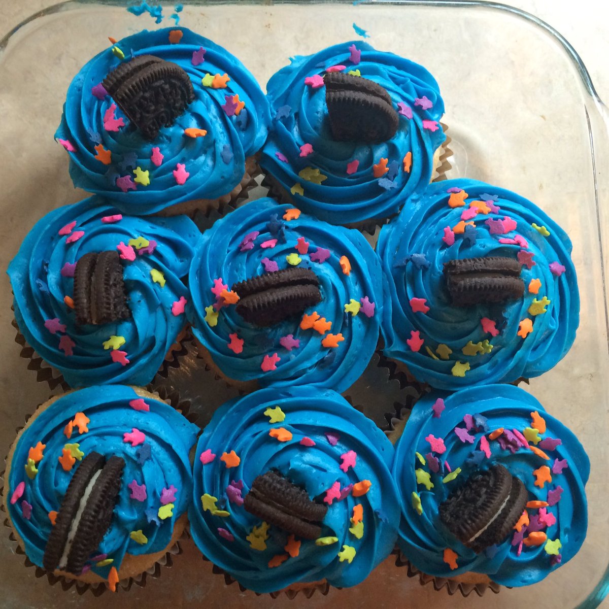 KTaft11's tweet photo. #Sharknado4 Party baby...Dead in the water cupcakes https://t.co/5NMBBPFSCb