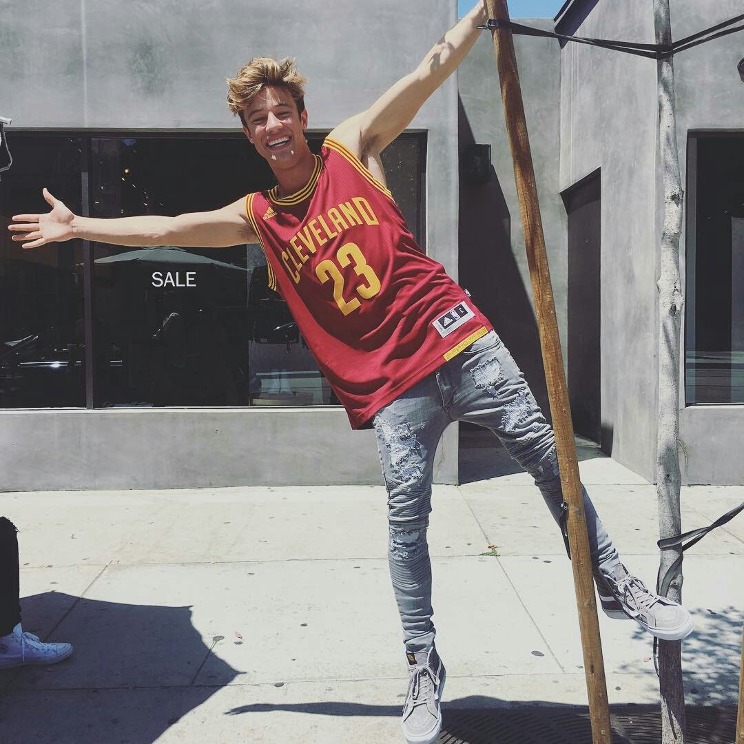 PROJECTFOLLOW10's tweet photo. #ProudOfYouCameron
#WeStandForCameron https://t.co/ejyWCWjKq4