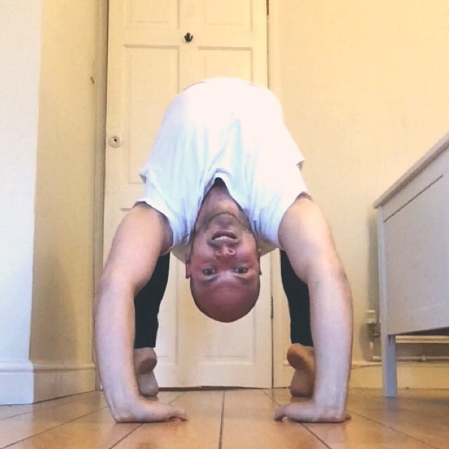 Kevin_St_James's tweet photo. Sunday stretches... https://t.co/zKAobCITL0