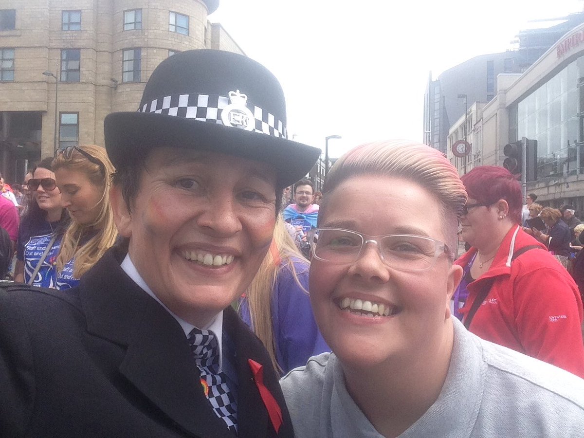 MsOHara71's tweet photo. @Swell09 yay @LiverpoolPride @MerseyPolice #liverpoolicons because you are. Doing great work with #LGBT youth 🚓🌈❤️ https://t.co/khDvI6Z8QK
