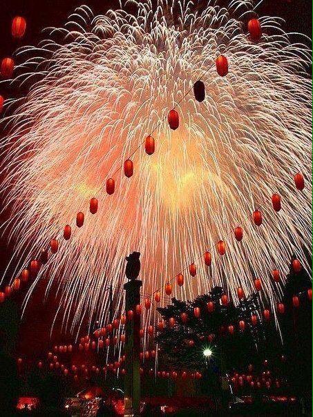 iwantitsofbad's tweet image. Fireworks in different countries.