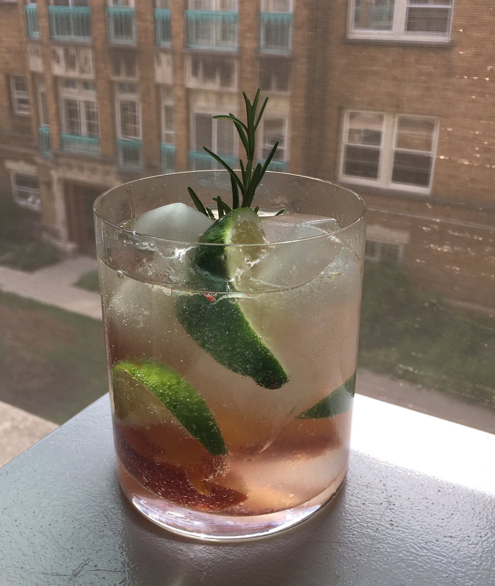 TwoBirdsAS's tweet image. Greyling plays nicely with tonic, lime, market peaches, and fresh rosemary. #Cheers!