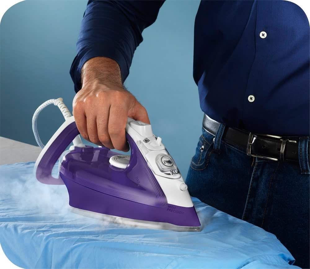 Las planchas T-fal tienen tres zonas de vapor en la suela, para lograr un planchado impecable.