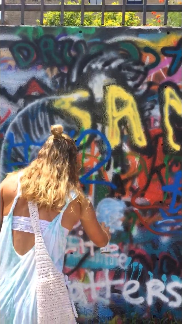 bexx3's tweet photo. Just your casual day in Austin painting graffiti https://t.co/p48xnqp0uf