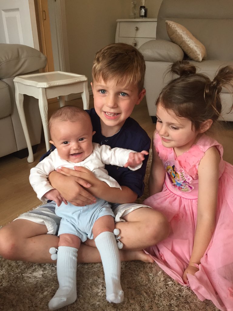 JaydeLJeffries's tweet photo. Family 🎂 https://t.co/tjpxPCLjqv