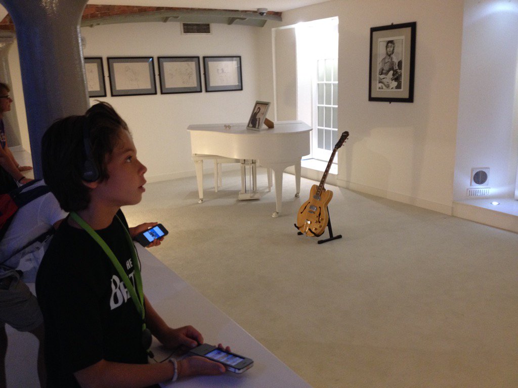sarabellini25's tweet photo. Imagine.
Perché anche i giovani di oggi devono riflettere.
#Lennon #Room #Liverpool https://t.co/MBmS2Ldu8X