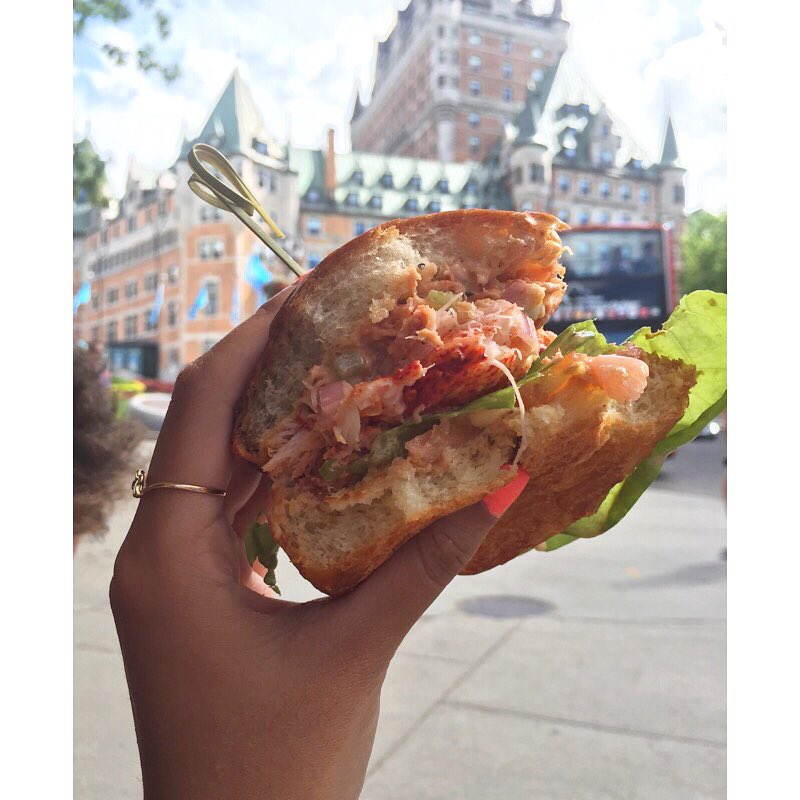 TheTinyFoodie's tweet photo. Un burger homard et le #ChateauFrontenac from the terrace @lechicshack @YouGottaEatHere #ChicShack #YouGottaEatHere https://t.co/WlPsonmdNP
