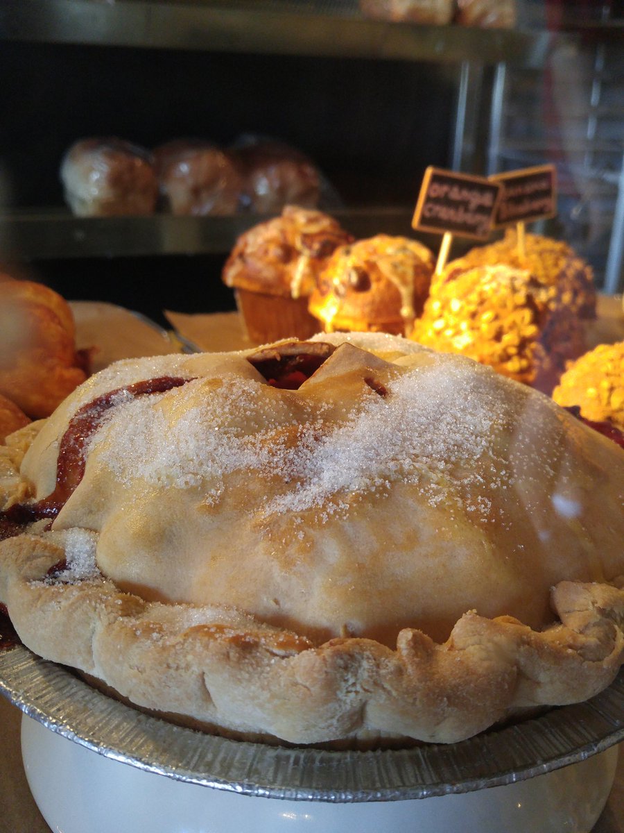 Fig, apple and blackberry pie today <a href="/blackrookbaker/">Black Rook Bakehouse</a>