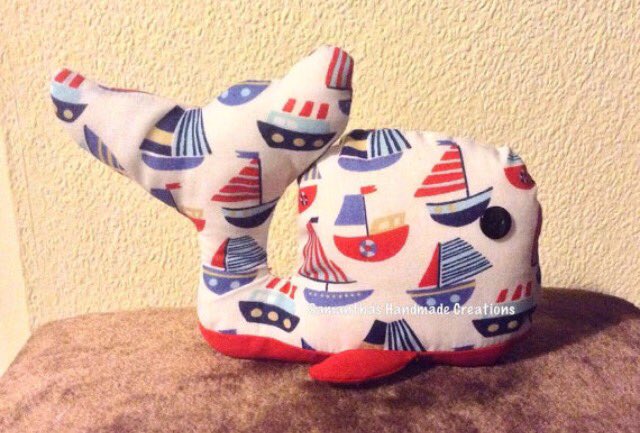 SamHandmade's tweet photo. Who needs a cute little whale for the top of their #sand #castle? 
#crafthour #handmade 

https://t.co/ttF9Oj85BX https://t.co/tUCxmyoim8