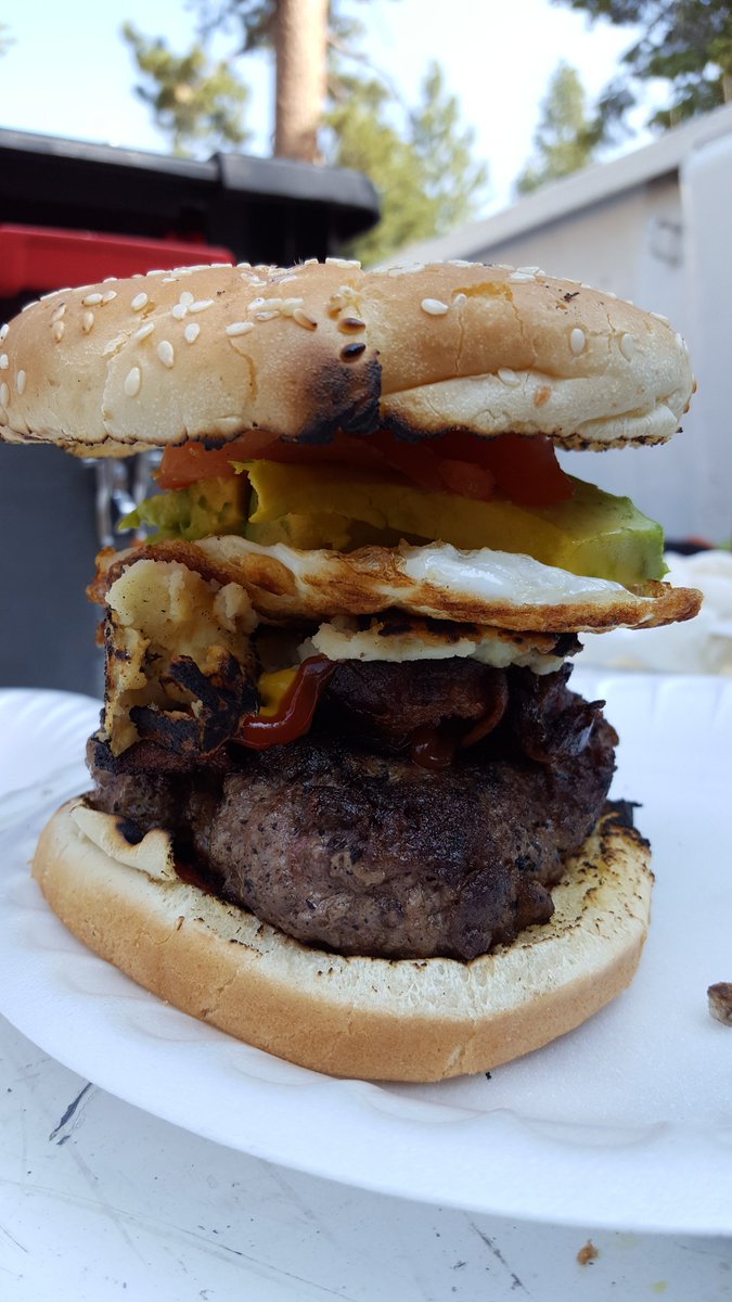 BPDRoom's tweet image. And here's the Breakfast Burger in all its glory! Burger, bun, avocado, egg, bacon, tomato, potato pancake... Noms!