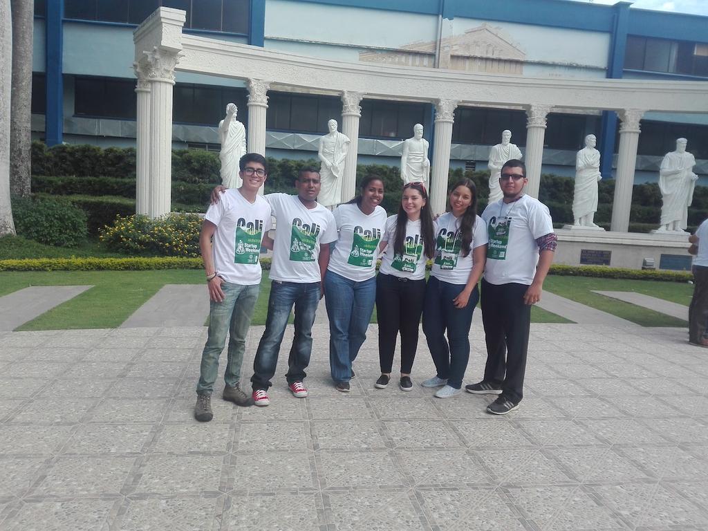 Ma0Collazos's tweet photo. Con el mejor Team #Aplícate @swcali2016 @FundaTIC #SWCali2016 https://t.co/YE7OrOtHM5