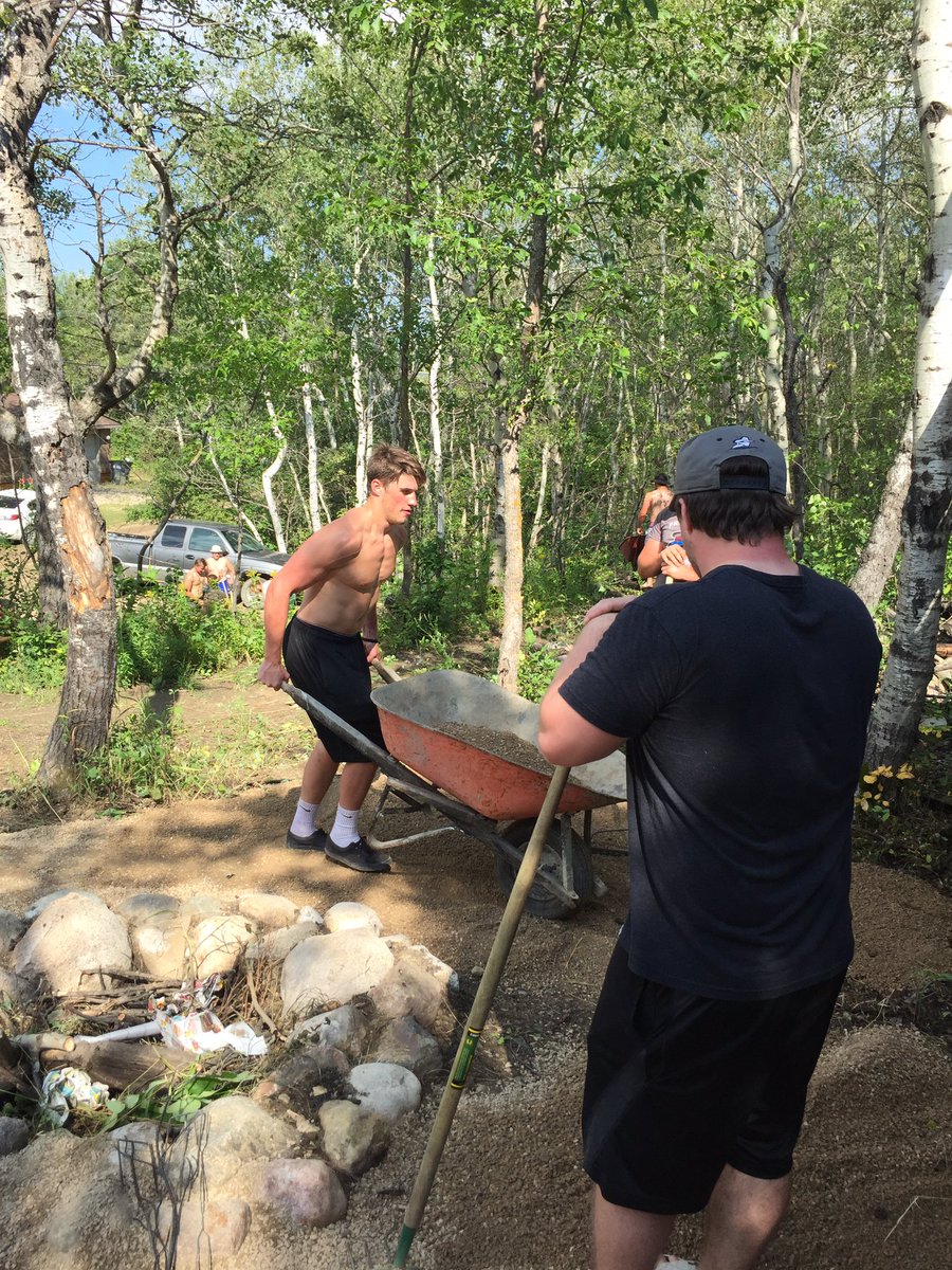 ScotchM's tweet photo. What a surprise! Went to the lake to do chores & a few @reginathunder LBs were here to help! #thunderactsofkindness https://t.co/yRhsqckIjW