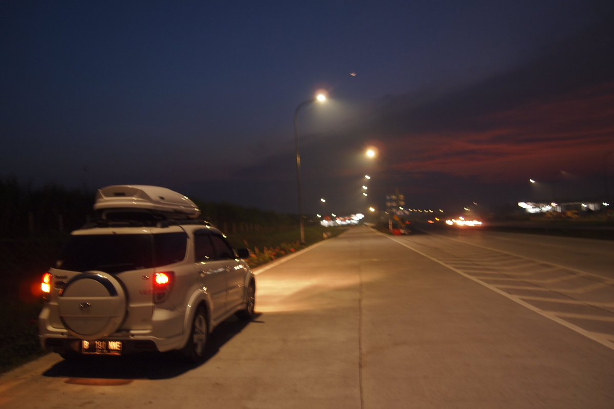 malvinofajaro's tweet photo. Mau trip dengan tempat duduk yg nyaman dan gak sempit? Langsung aja hubungin @SEWA_ROOFBOX Bintaro https://t.co/0kYl7m0ihm