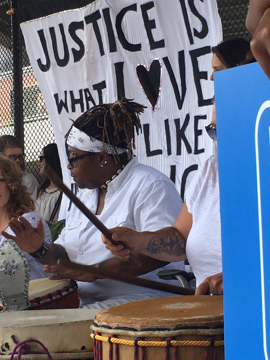 endwhitesilence's tweet photo. #mlksitin #mlkpgh #trustblackwomen https://t.co/j3qLx1UHvp