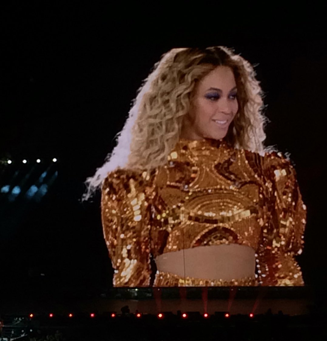 _harrily's tweet image. Queen 🐝💁🏼👑 #FormationWorldTour