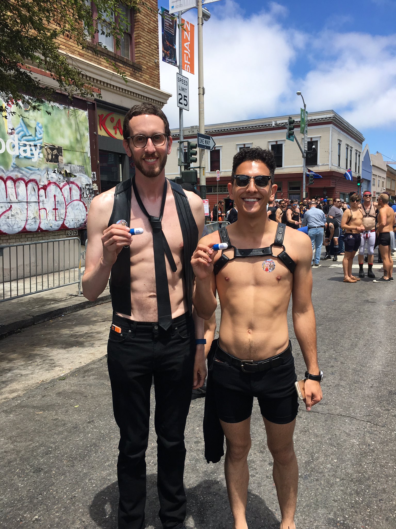 Senator Scott Wiener on Twitter: "#UpYourAlley fair! #DoreAlley #leather  #BDSM #LGBT @FolsomStEvents https://t.co/fir8UCH0p7" / Twitter