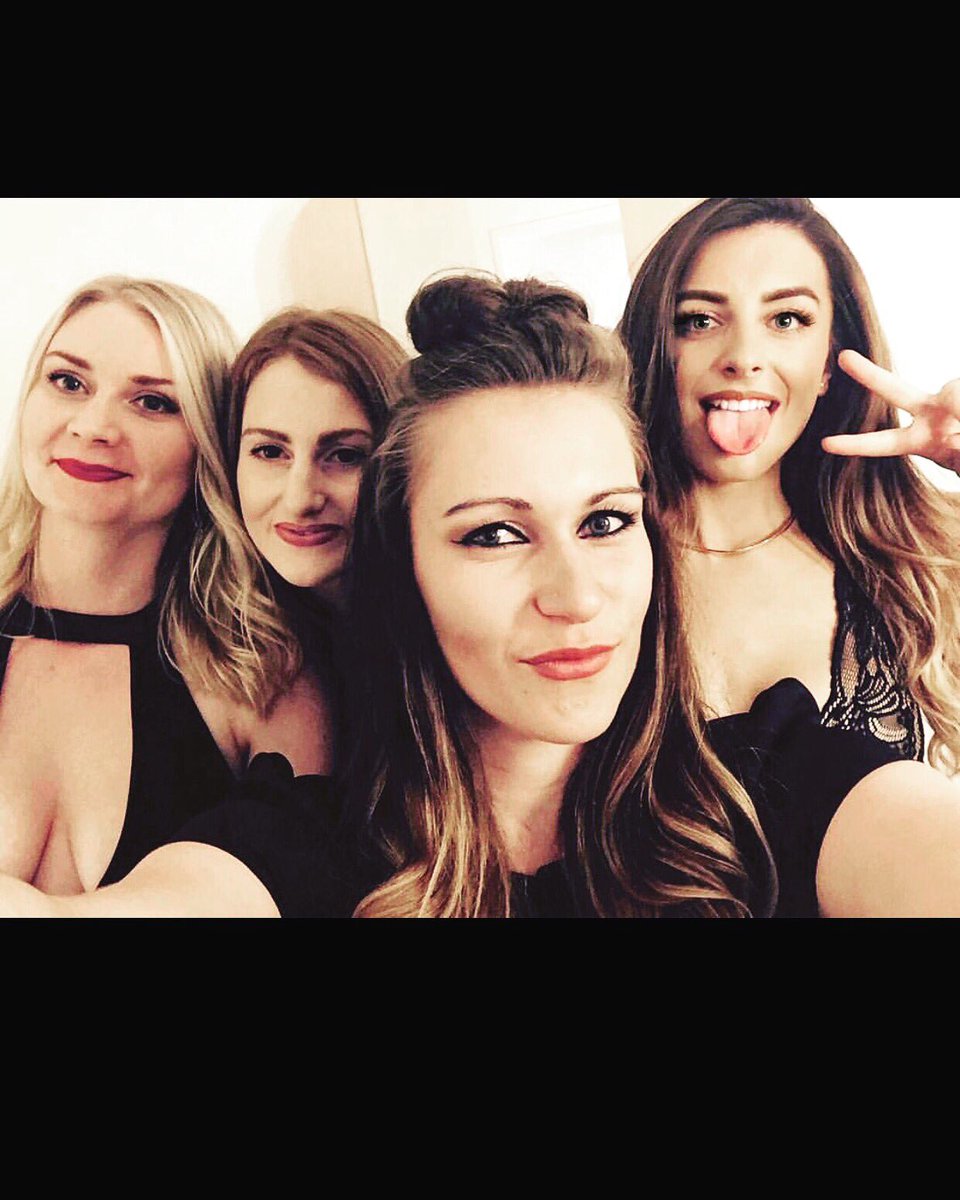 Rebecaadams1's tweet photo. Such a good night with these beauty's 🍾🍾 https://t.co/68Wiiwa766