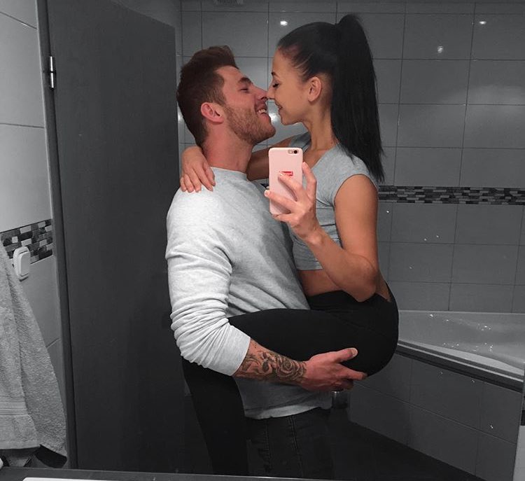 lauren_brookes's tweet photo. we in it for the long run ❤️👫 @IsaacEmersonn https://t.co/XxYziXf2QC