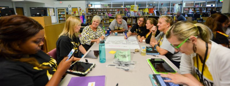 DigitalPromise's tweet photo. League of Innovative Schools districts work w/ developers to improve #edtech pilots: https://t.co/hKkwgkzX2P #DPLIS https://t.co/R529oQP7ce