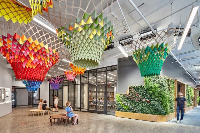 FastCoDesign's tweet image. .@Etsy's new headquarters will fill you with envy buff.ly/2aqnGYF