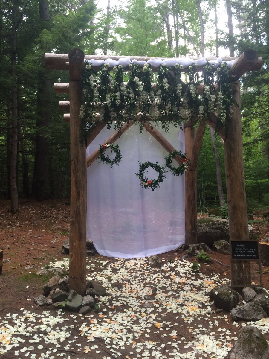 MeetInMaine's tweet photo. #pergolucious #hardyfarm @MarryinMaine @VisitPortland https://t.co/Yqz3qz55vx