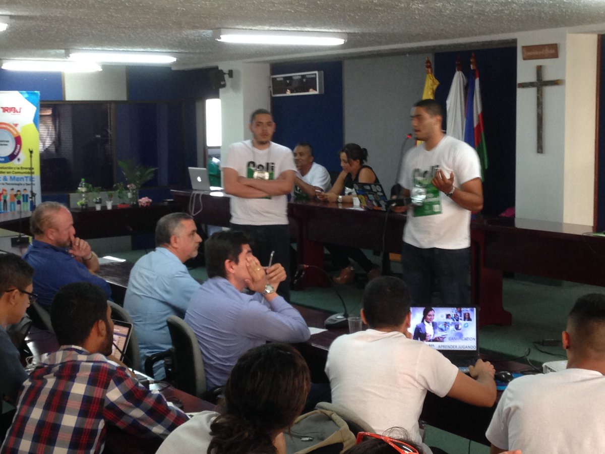 Albornoz's tweet photo. #MoneyGeek en presentación ante los jurados @SWCali2016 #SWCali2016 https://t.co/SEWn8qtlLq